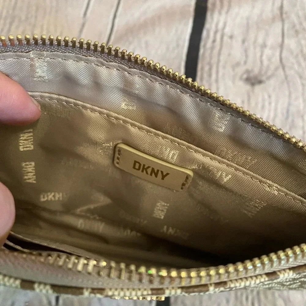Women’s DKNY Logo Mini Slim Chain Handle Clutch Bag Purse‎ Tan Beige Brown